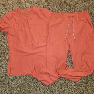 Med Couture Insight scrub set